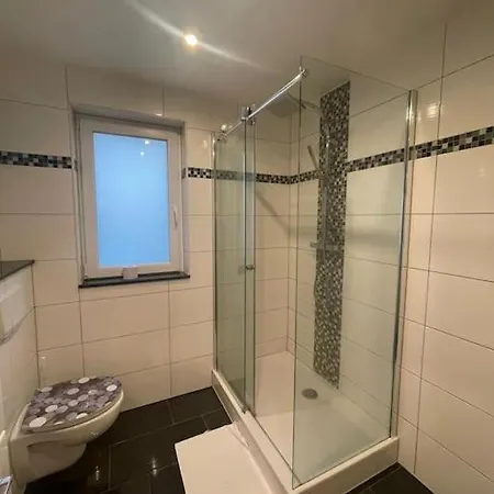 Schoene Anliegerwohnung Апартаменты *