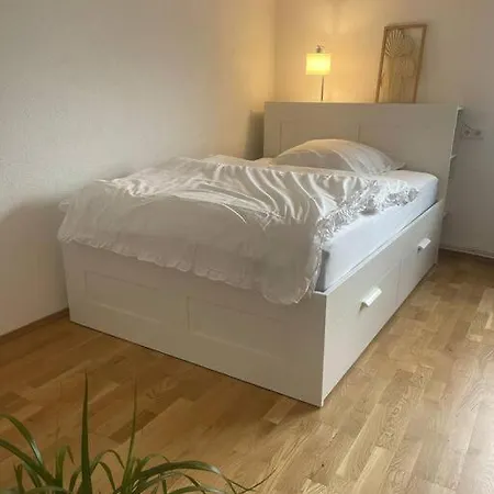 Schoene Anliegerwohnung Апартаменты